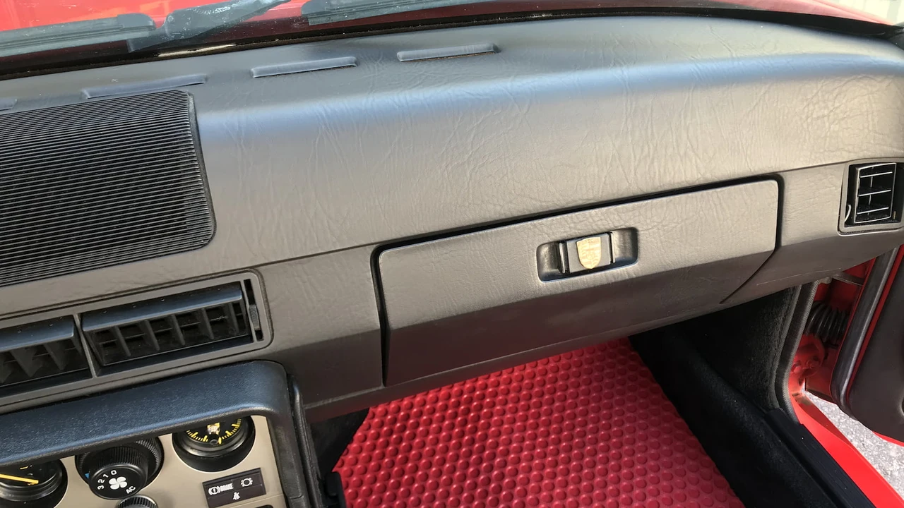 1984 Porsche 944 - Image 8 of 17