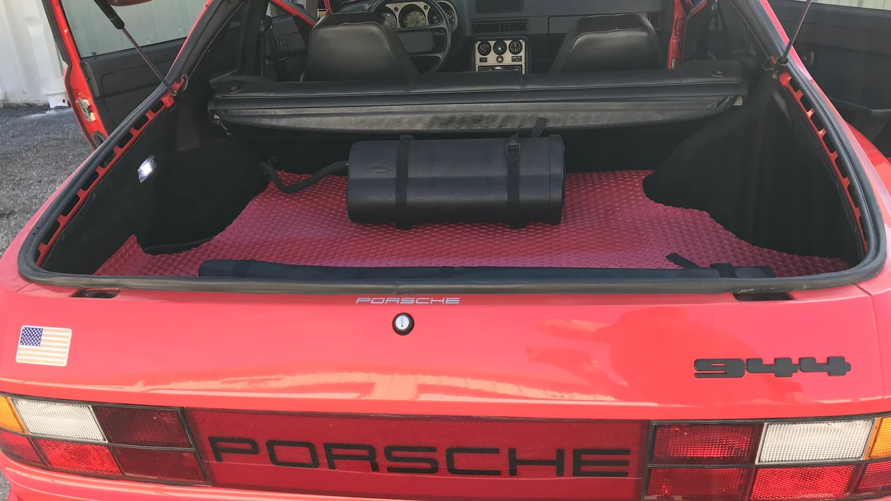 1984 Porsche 944 - Image 14 of 17