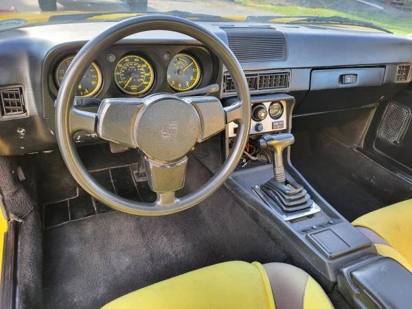 1984 Porsche 944 - Image 8 of 10