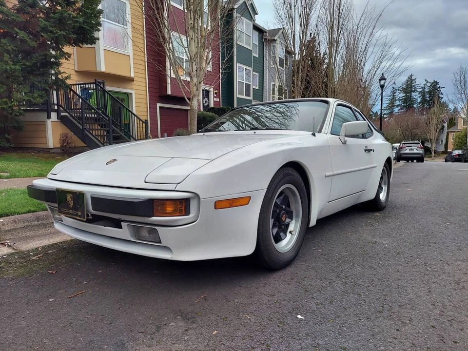 1984 Porsche 944 - Image 4 of 11