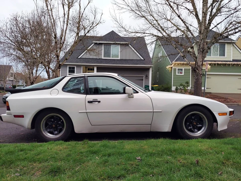 1984 Porsche 944 - Image 5 of 11