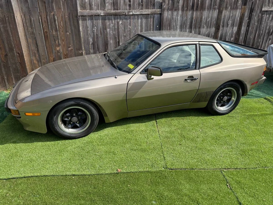 1984 Porsche 944 - Image 3 of 4