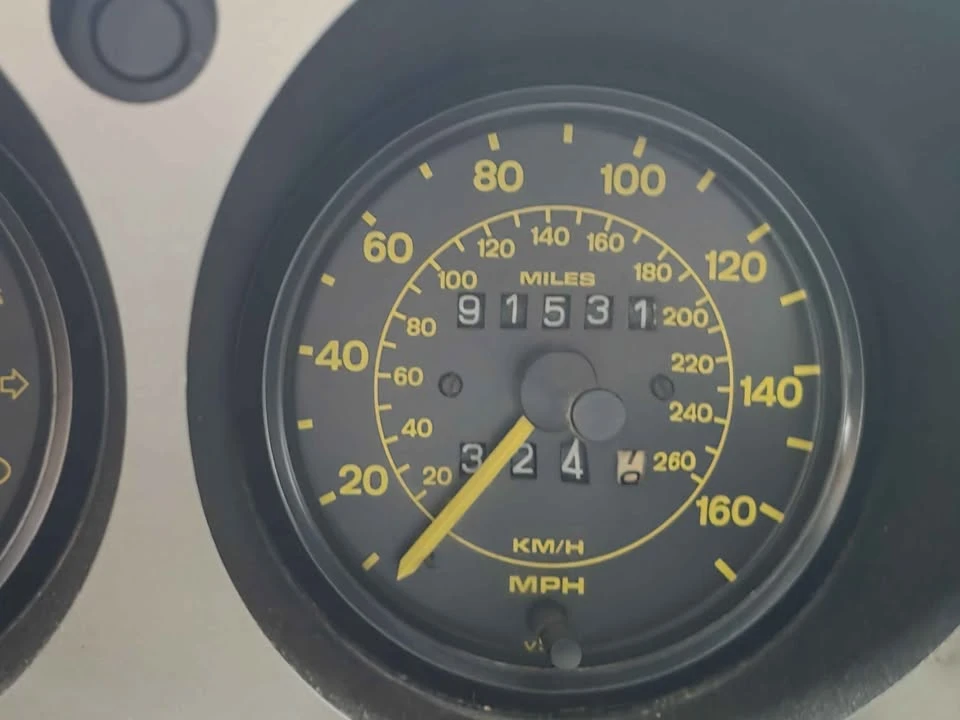 1984 Porsche 944 - Image 11 of 12