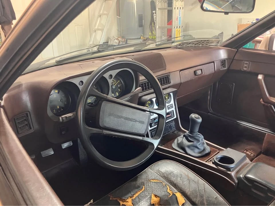 1984 Porsche 944 - Image 11 of 17