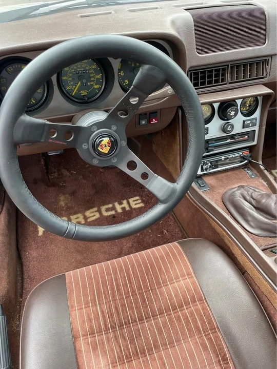 1984 Porsche 944 - Image 4 of 7