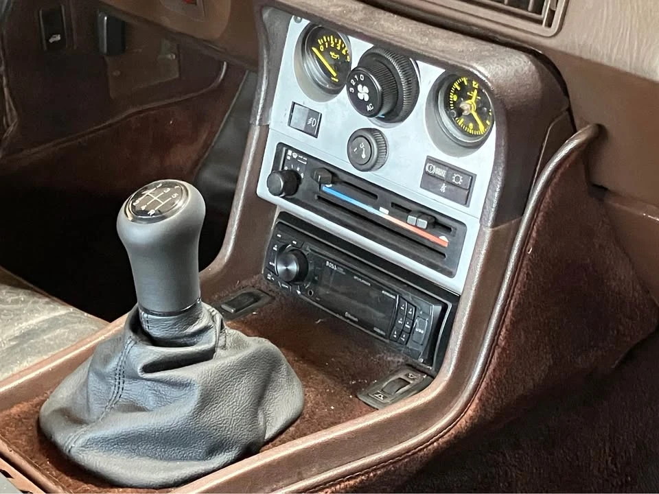 1984 Porsche 944 - Image 9 of 17