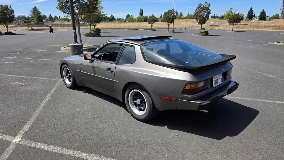 1984 Porsche 944 - Image 4 of 14