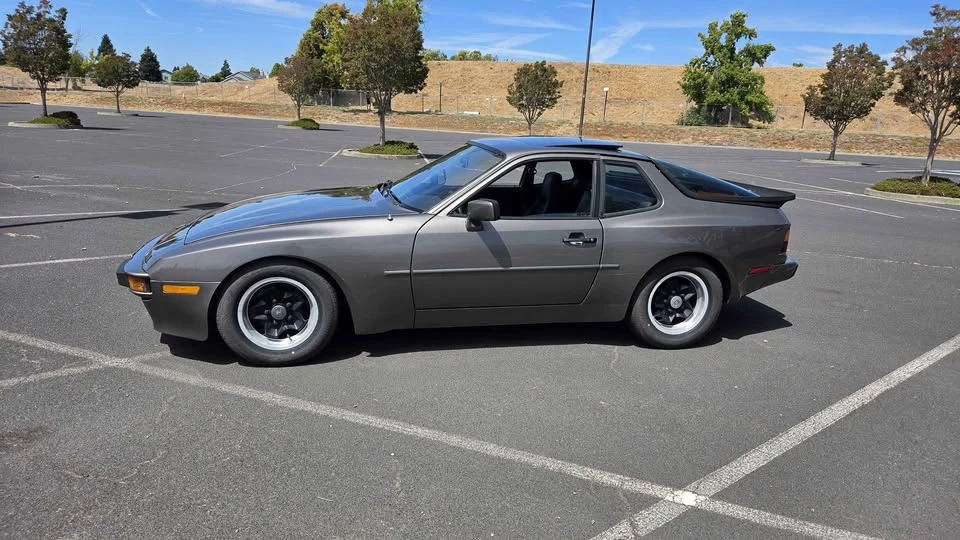1984 Porsche 944 - Image 3 of 14
