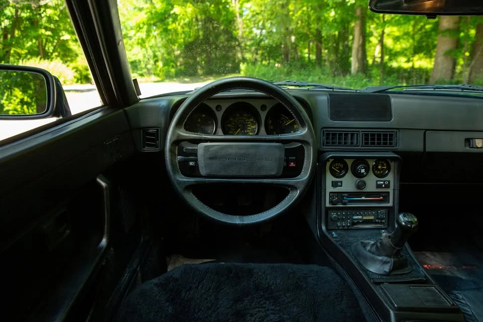 1984 Porsche 944 - Image 5 of 6