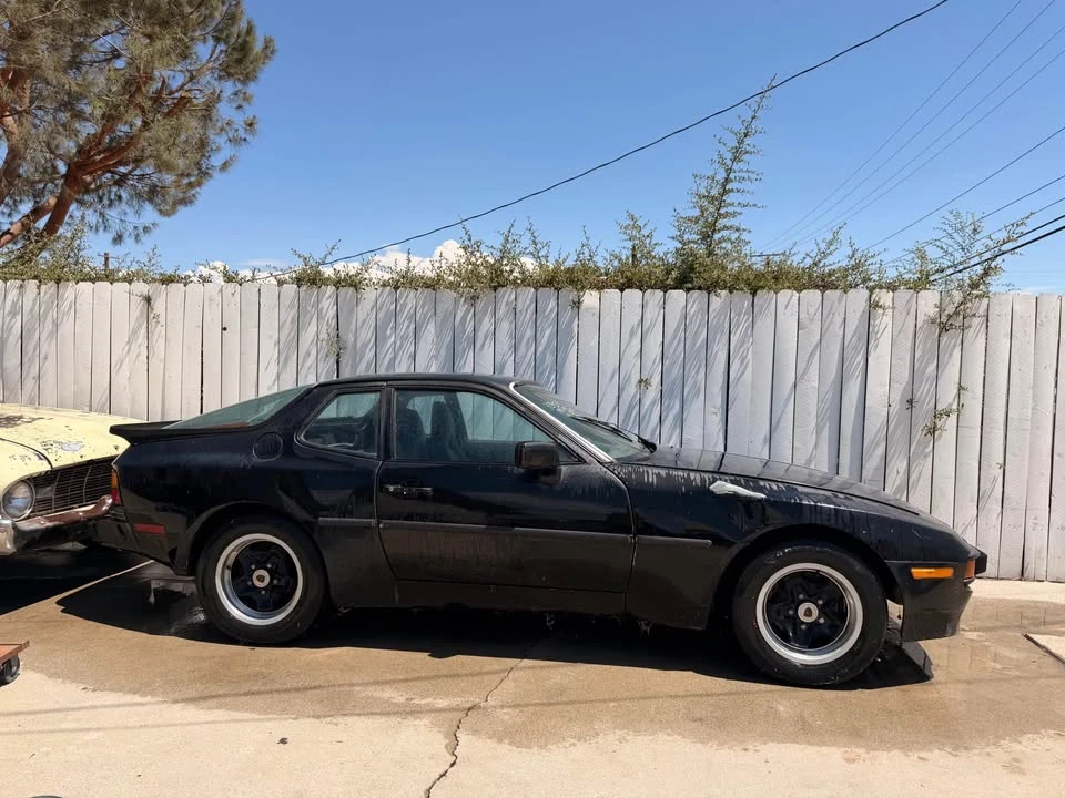 1984 Porsche 944 - Image 2 of 7