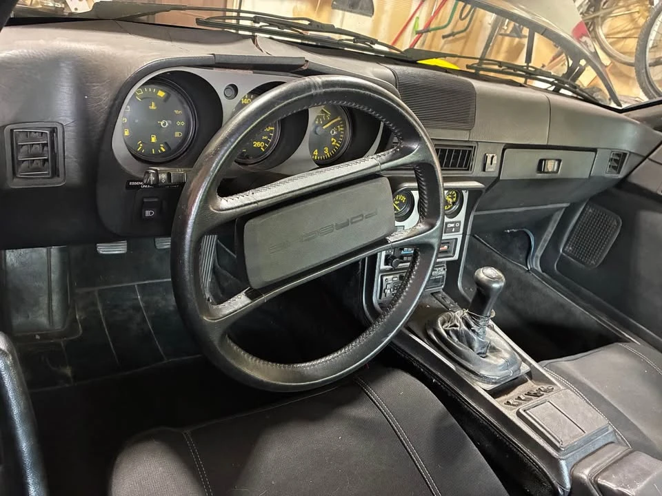 1984 Porsche 944 - Image 4 of 10