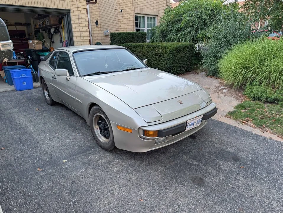 1984 Porsche 944 - Image 2 of 6
