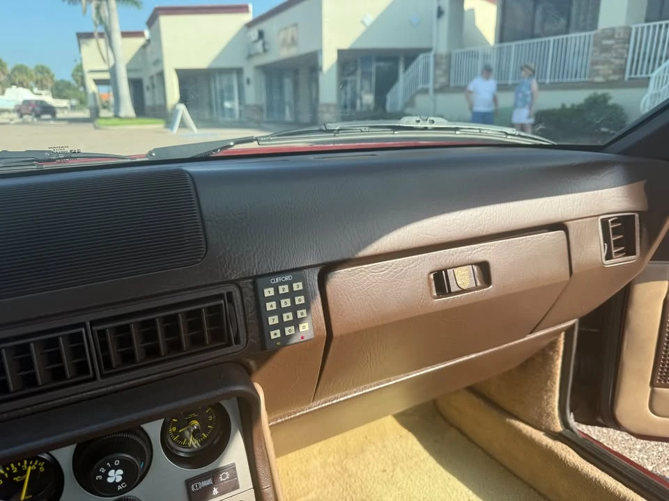 1984 Porsche 944 - Image 11 of 20