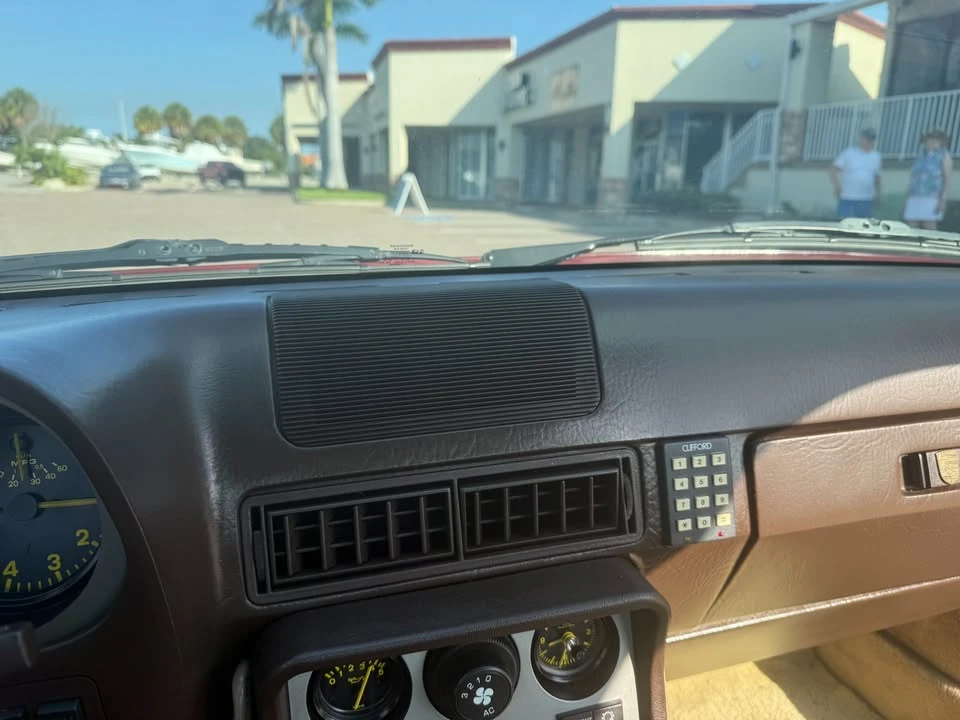 1984 Porsche 944 - Image 12 of 20