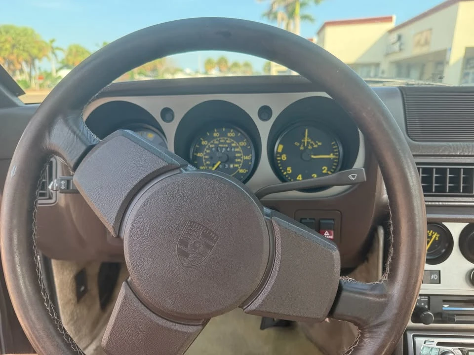 1984 Porsche 944 - Image 8 of 20