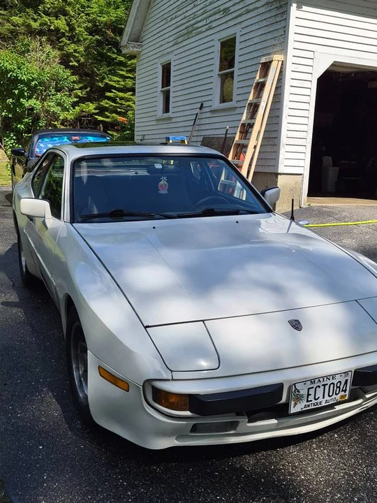 1984 Porsche 944 - Image 2 of 8