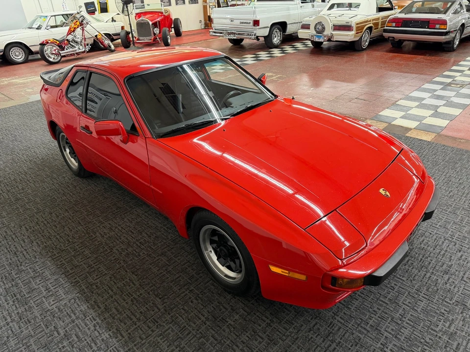 1984 Porsche 944 - Image 10 of 21