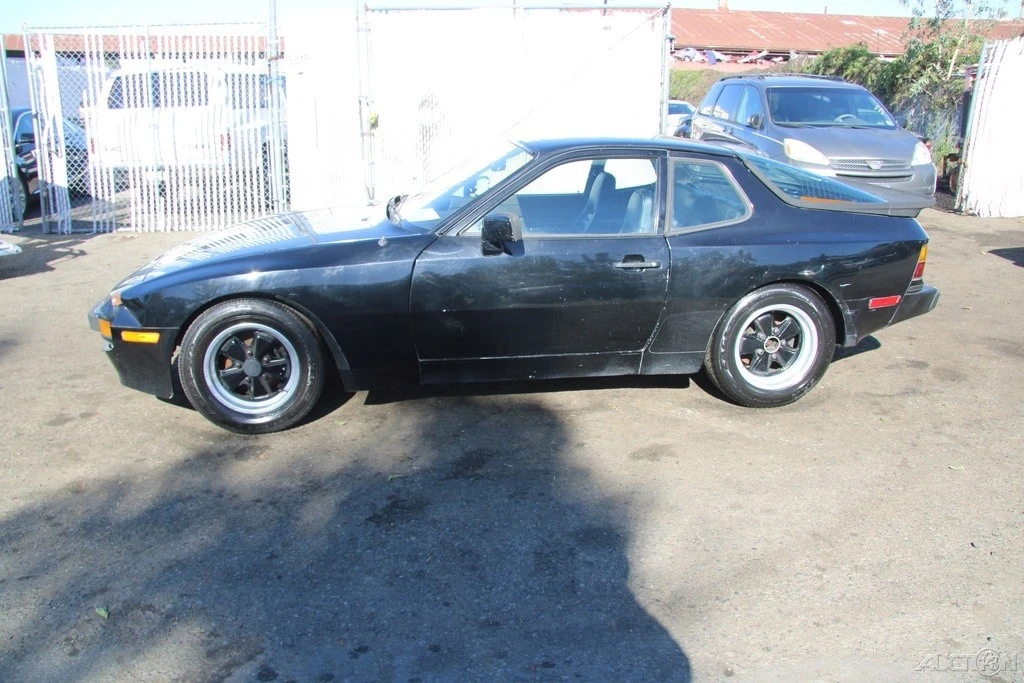 1984 Porsche 944 - Image 3 of 21