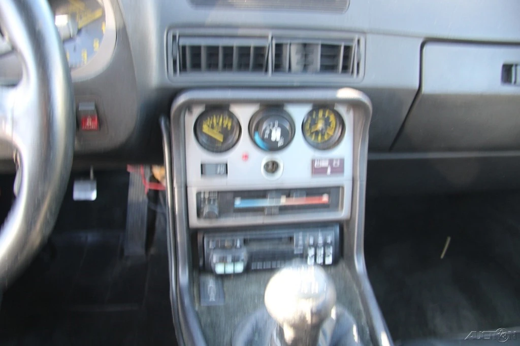 1984 Porsche 944 - Image 15 of 21