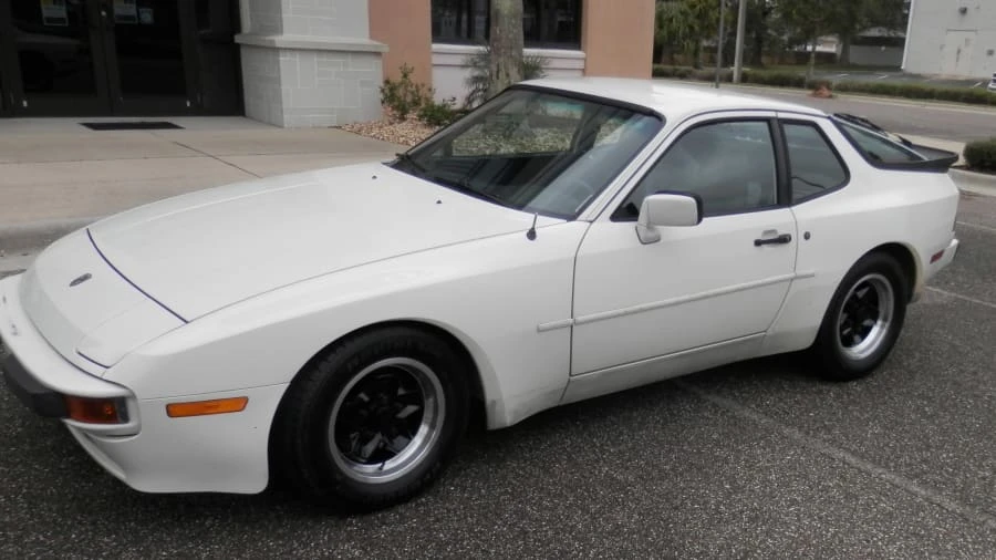 1984 Porsche 944 - Image 6 of 17