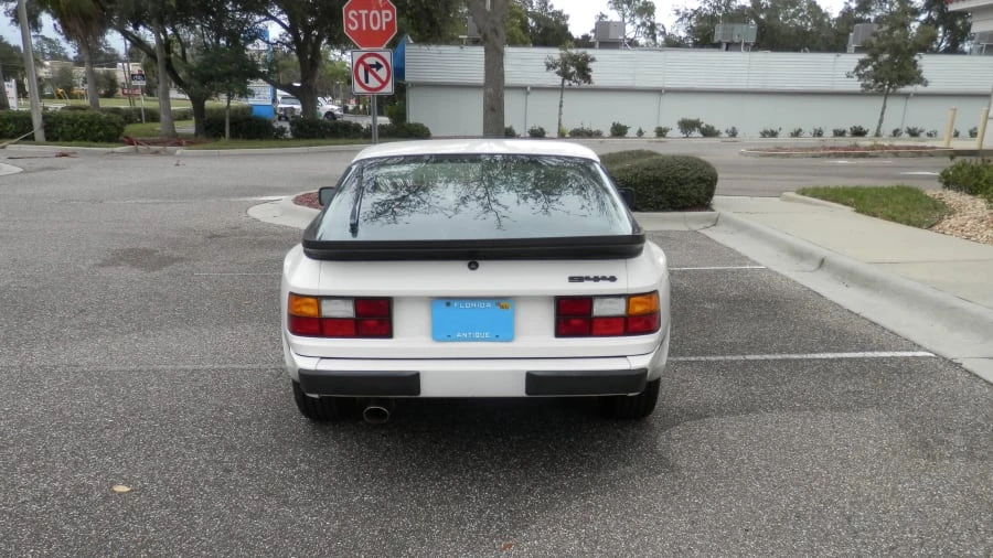 1984 Porsche 944 - Image 5 of 17
