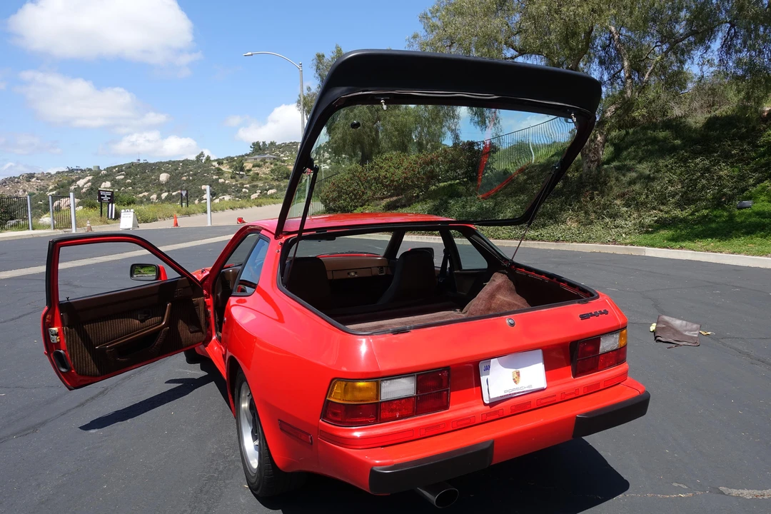 1984 Porsche 944 - Image 18 of 31