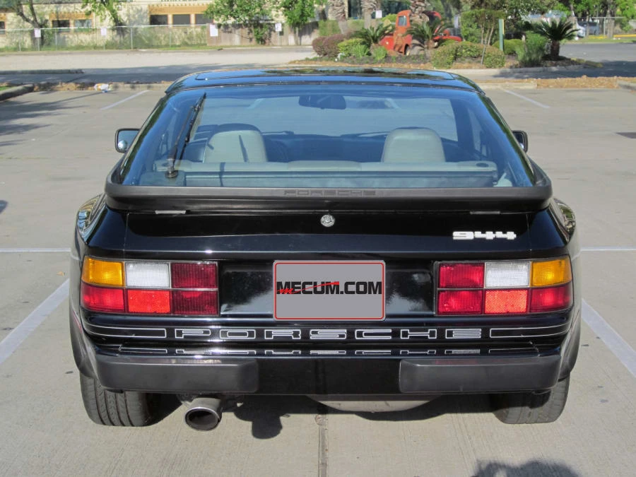 1984 Porsche 944 - Image 3 of 7