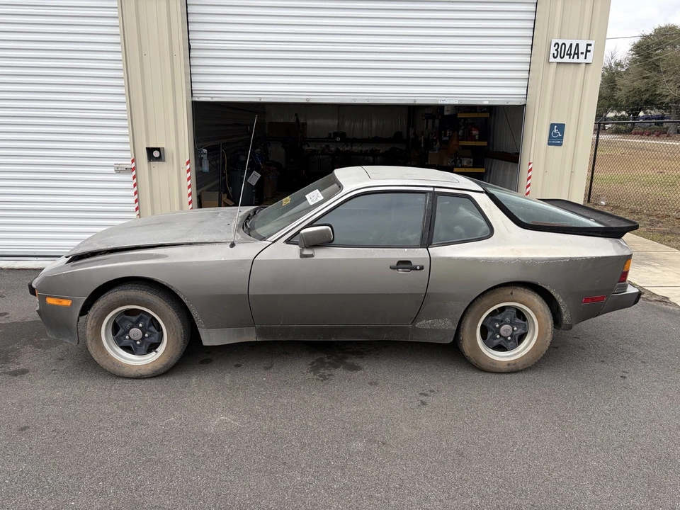 1984 Porsche 944 - Image 2 of 16