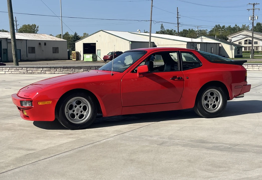 1984 Porsche 944 - Image 14 of 31