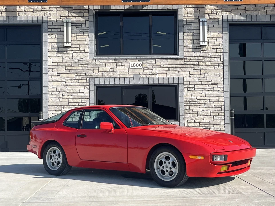 1984 Porsche 944 - Image 18 of 31