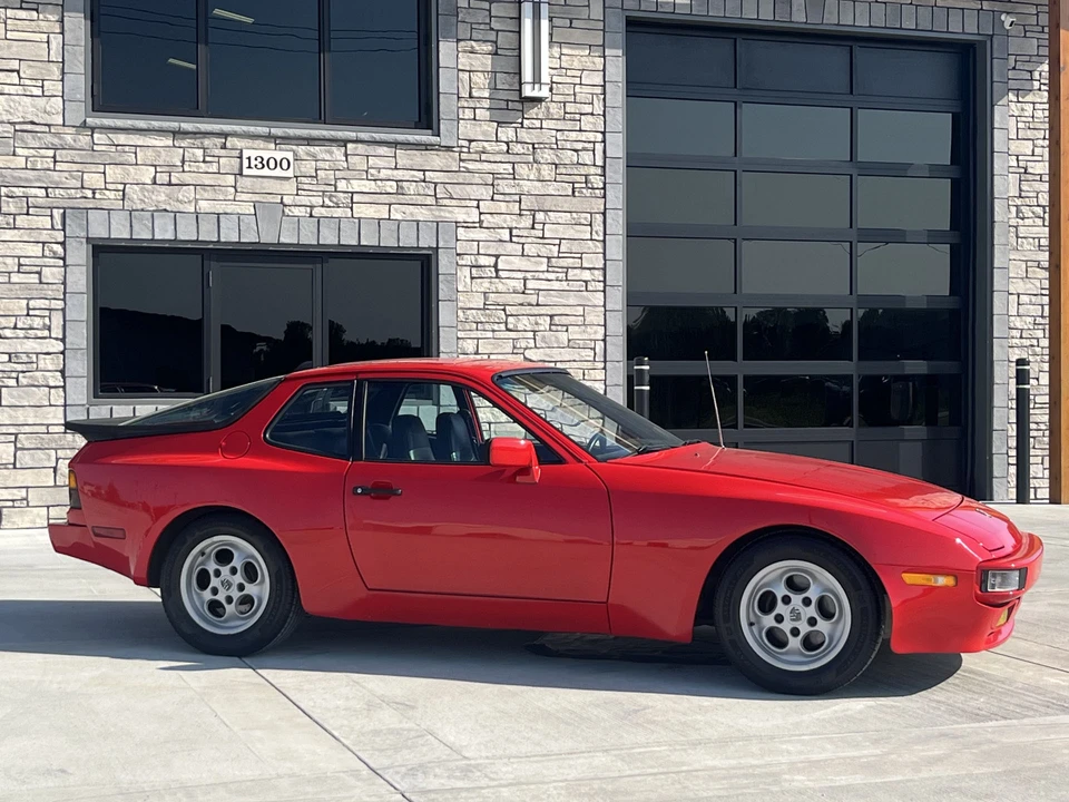 1984 Porsche 944 - Image 5 of 31