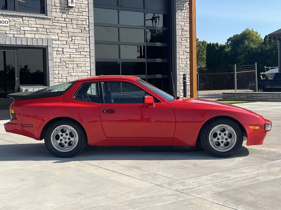 1984 Porsche 944 - Image 6 of 31