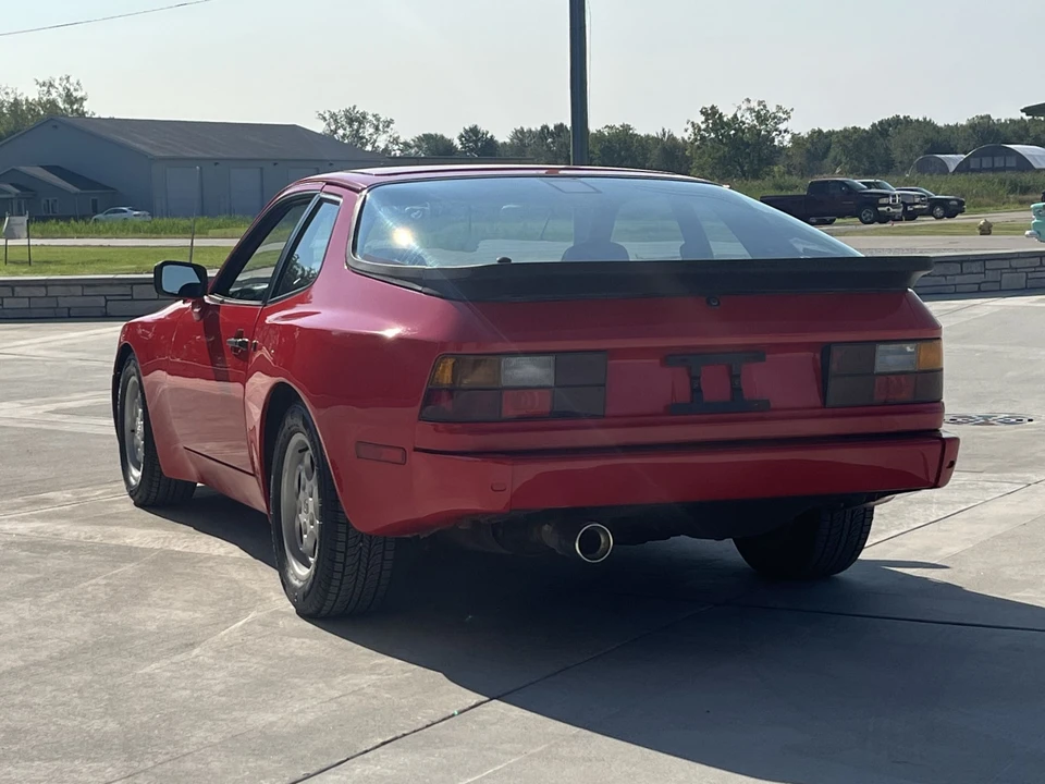 1984 Porsche 944 - Image 10 of 31