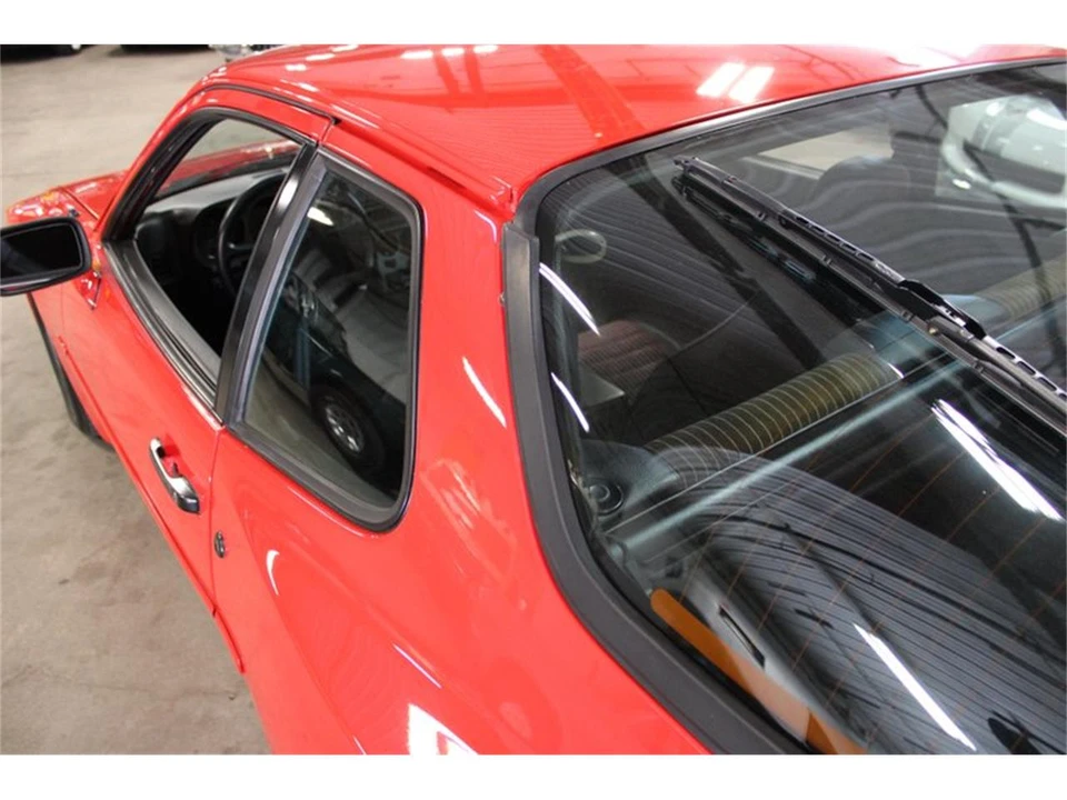 1984 Porsche 944 - Image 25 of 31