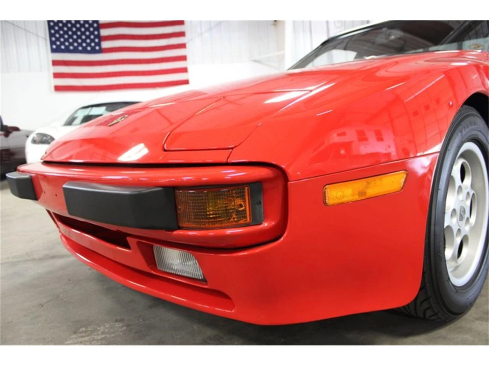 1984 Porsche 944 - Image 10 of 31
