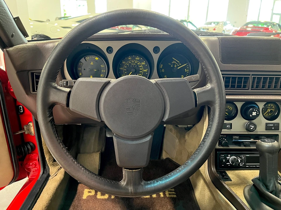1984 Porsche 944 - Image 22 of 31