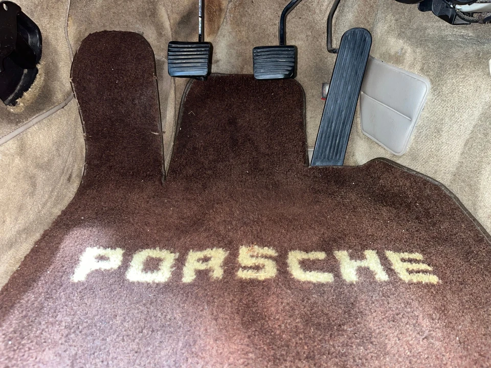 1984 Porsche 944 - Image 25 of 31