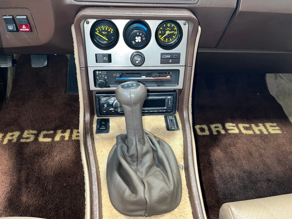 1984 Porsche 944 - Image 26 of 31
