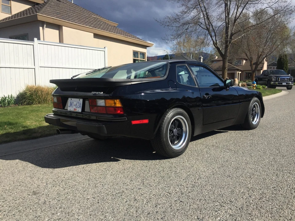 1984 Porsche 944 - Image 11 of 31