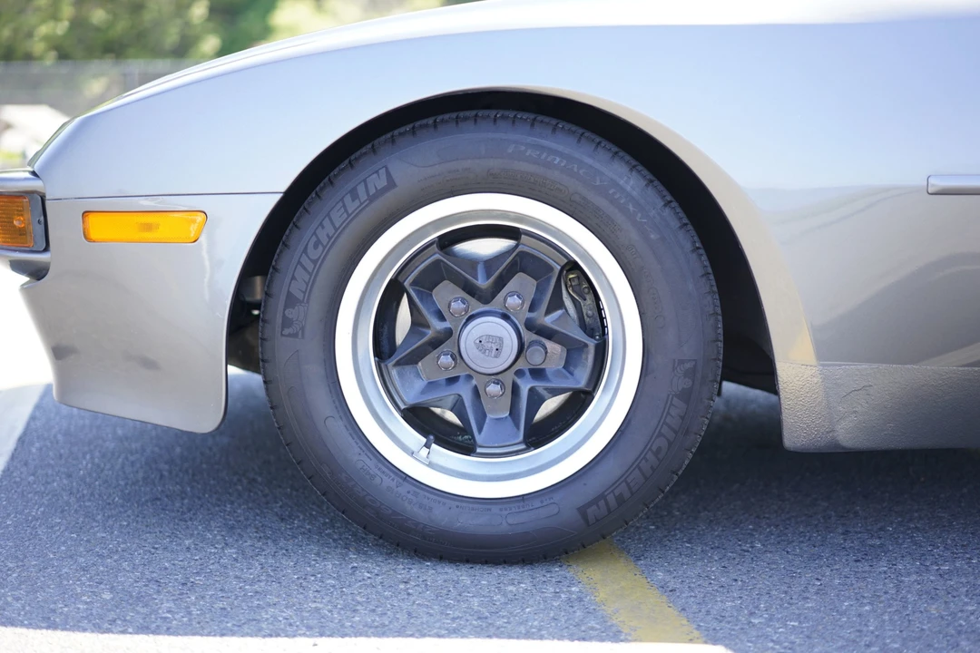 1984 Porsche 944 - Image 30 of 31