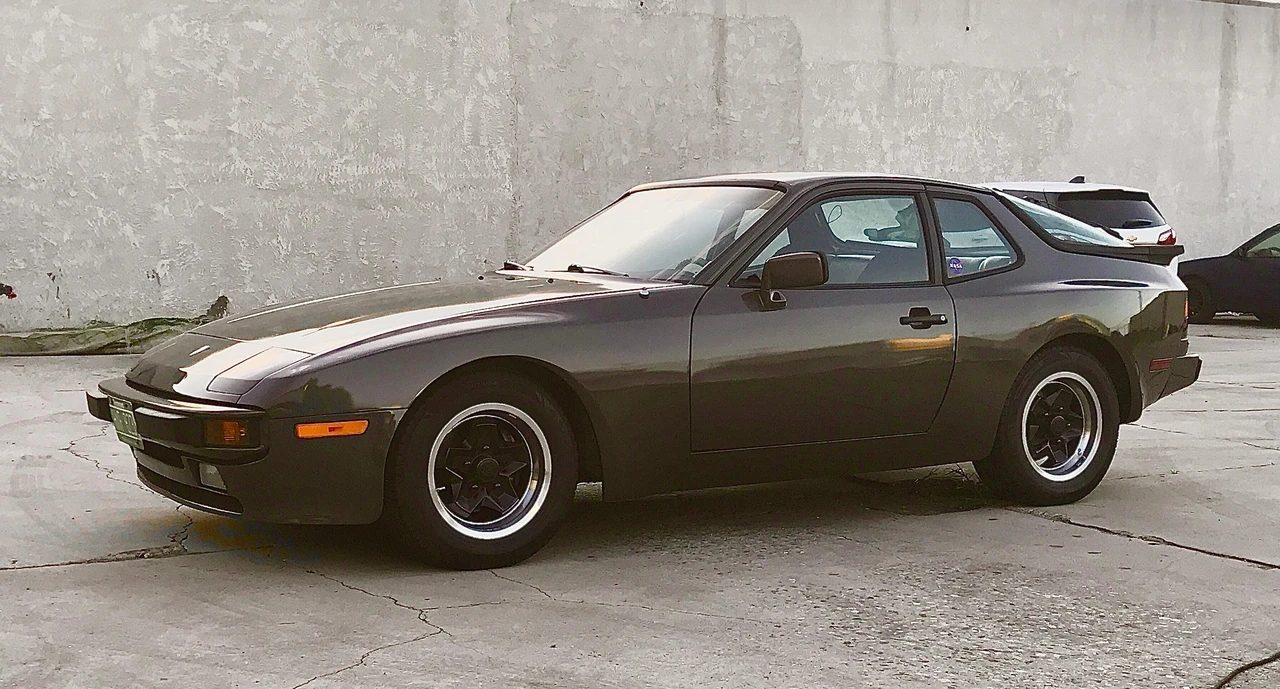 1984 Porsche 944 - Image 9 of 31