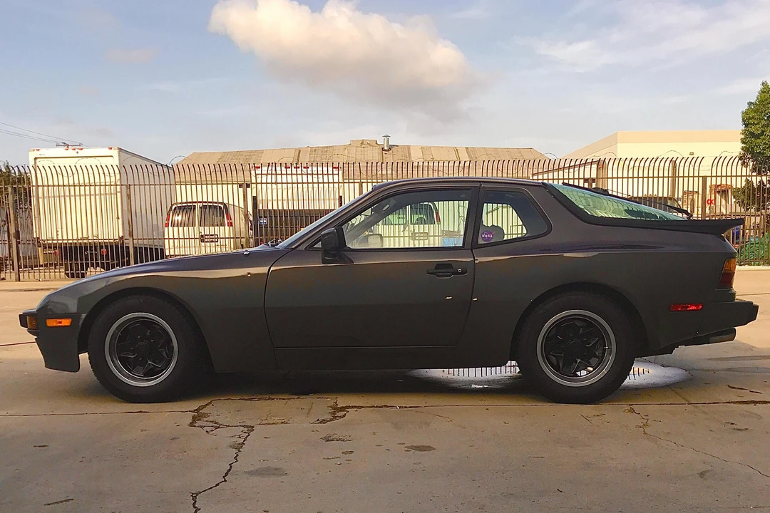 1984 Porsche 944 - Image 11 of 31