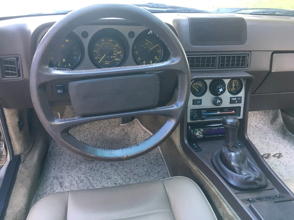 1984 Porsche 944 - Image 25 of 31