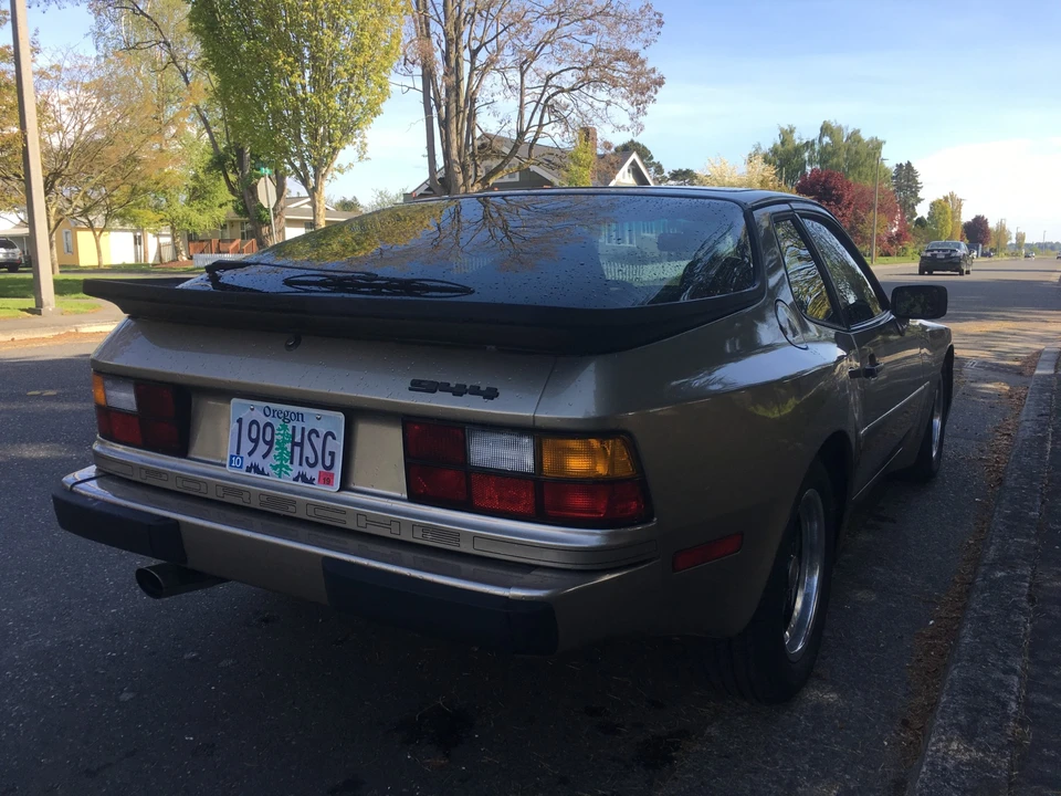 1984 Porsche 944 - Image 8 of 31