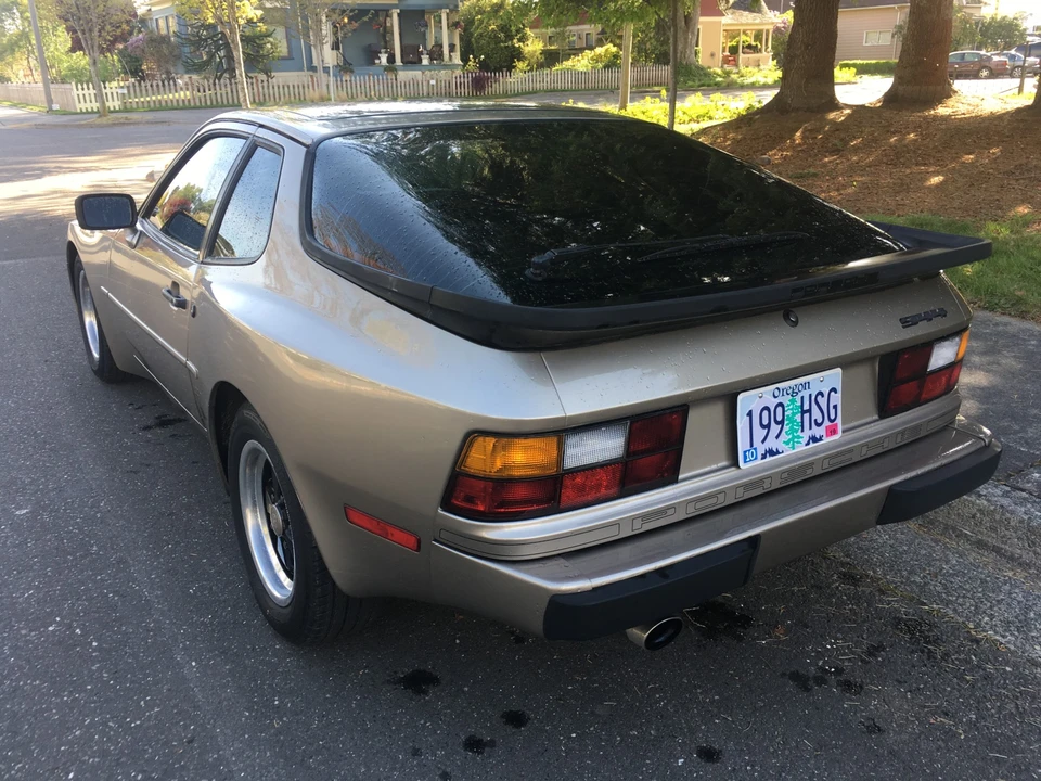 1984 Porsche 944 - Image 6 of 31