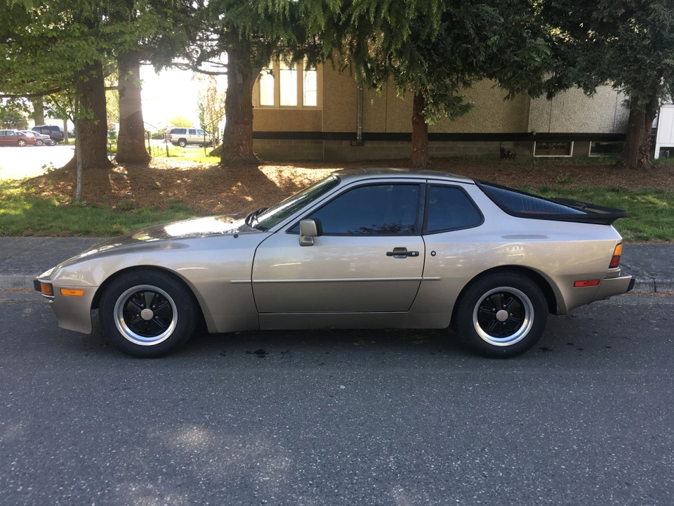 1984 Porsche 944 - Image 3 of 31