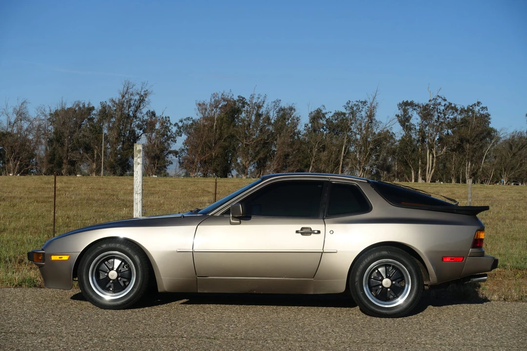 1984 Porsche 944 - Image 29 of 31