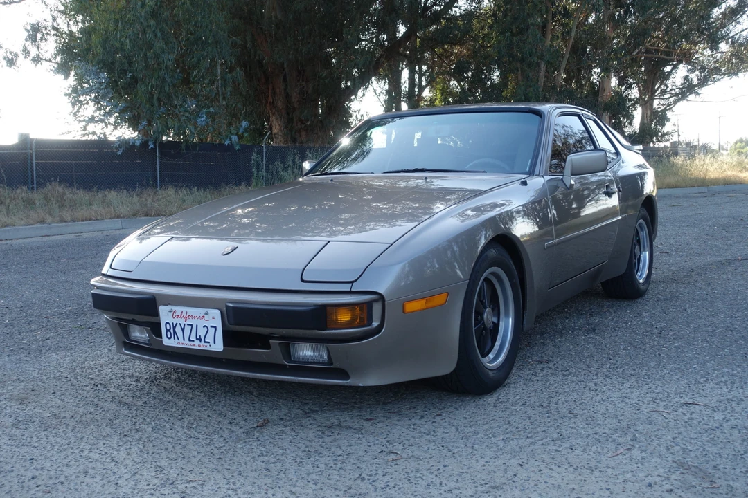 1984 Porsche 944 - Image 11 of 31
