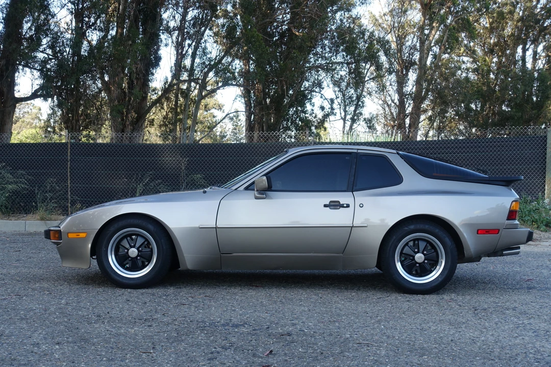 1984 Porsche 944 - Image 27 of 31