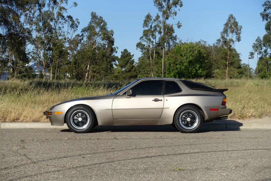 1984 Porsche 944 - Image 28 of 31